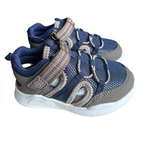 New Stride Rite 360 Brinley Sneaker Sandal size 6M.